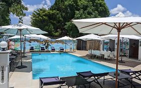 Hotel Les 12 Collines, Ivato Aeroport